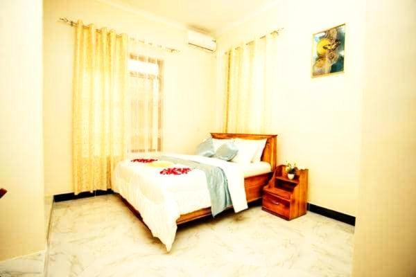 Safi House Bed and Breakfast Boma la Ngombe Eksteriør billede