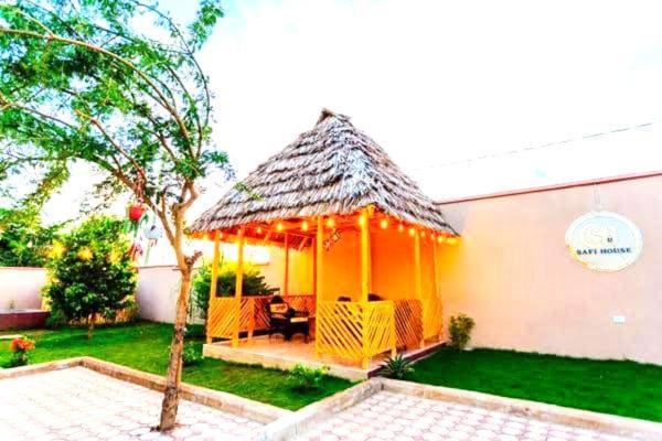 Safi House Bed and Breakfast Boma la Ngombe Eksteriør billede